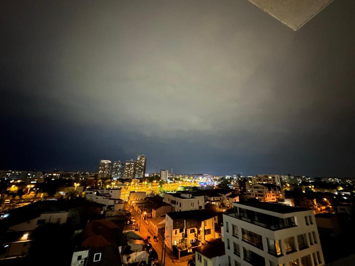 Sunset Apartment - Central Apt With Rooftop Garden Bukares Bagian luar foto