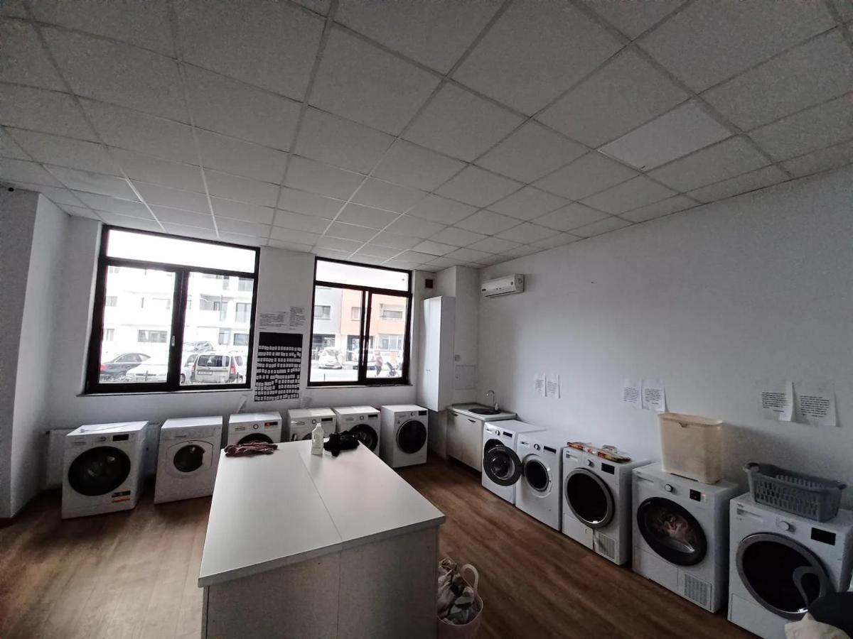 Sunset Apartment - Central Apt With Rooftop Garden Bukares Bagian luar foto