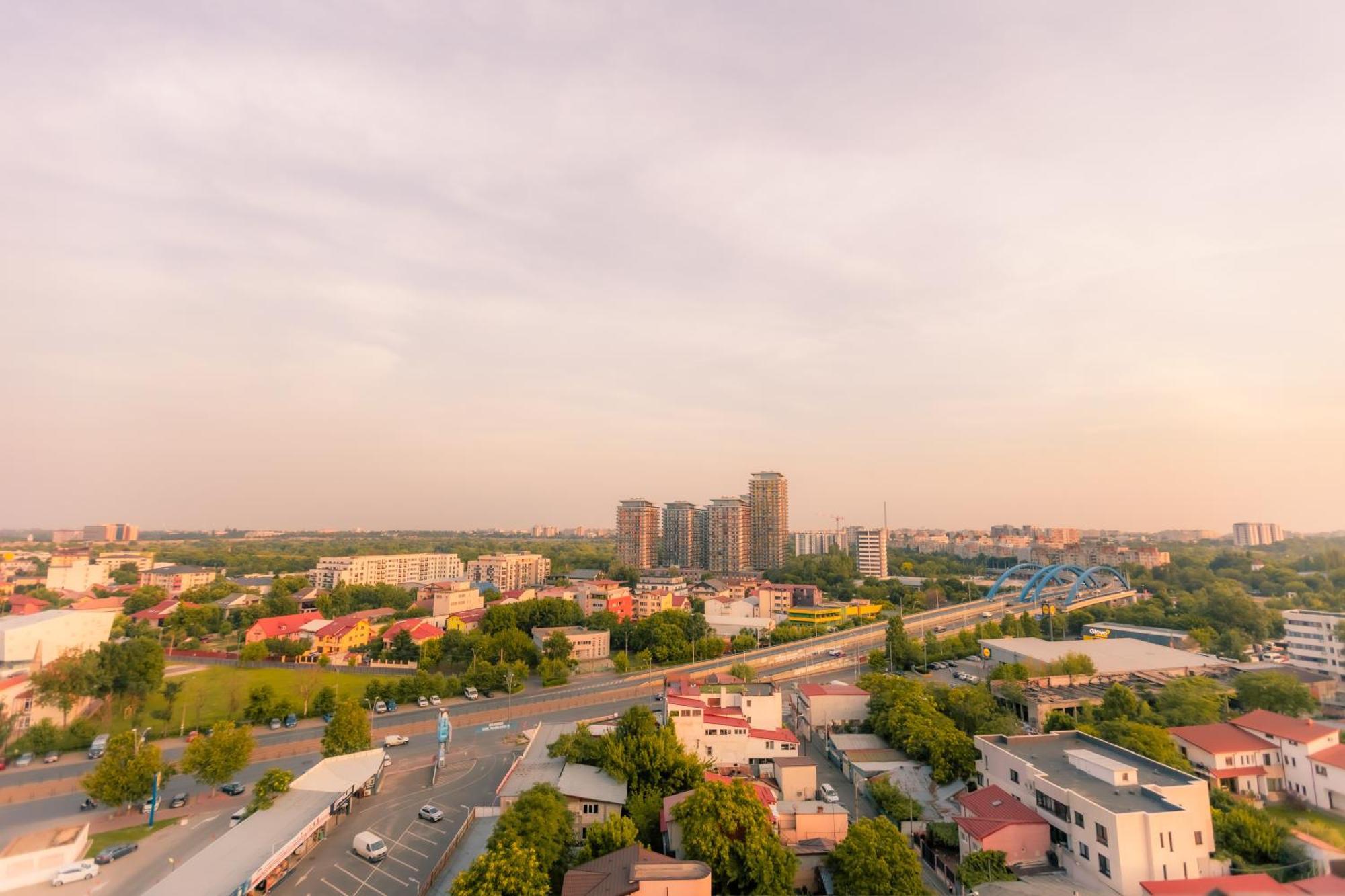 Sunset Apartment - Central Apt With Rooftop Garden Bukares Bagian luar foto